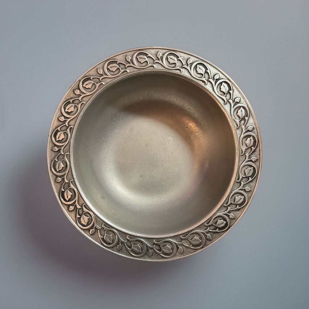 Handcrafted serving fruit bowl Amway pewter Wilton Co